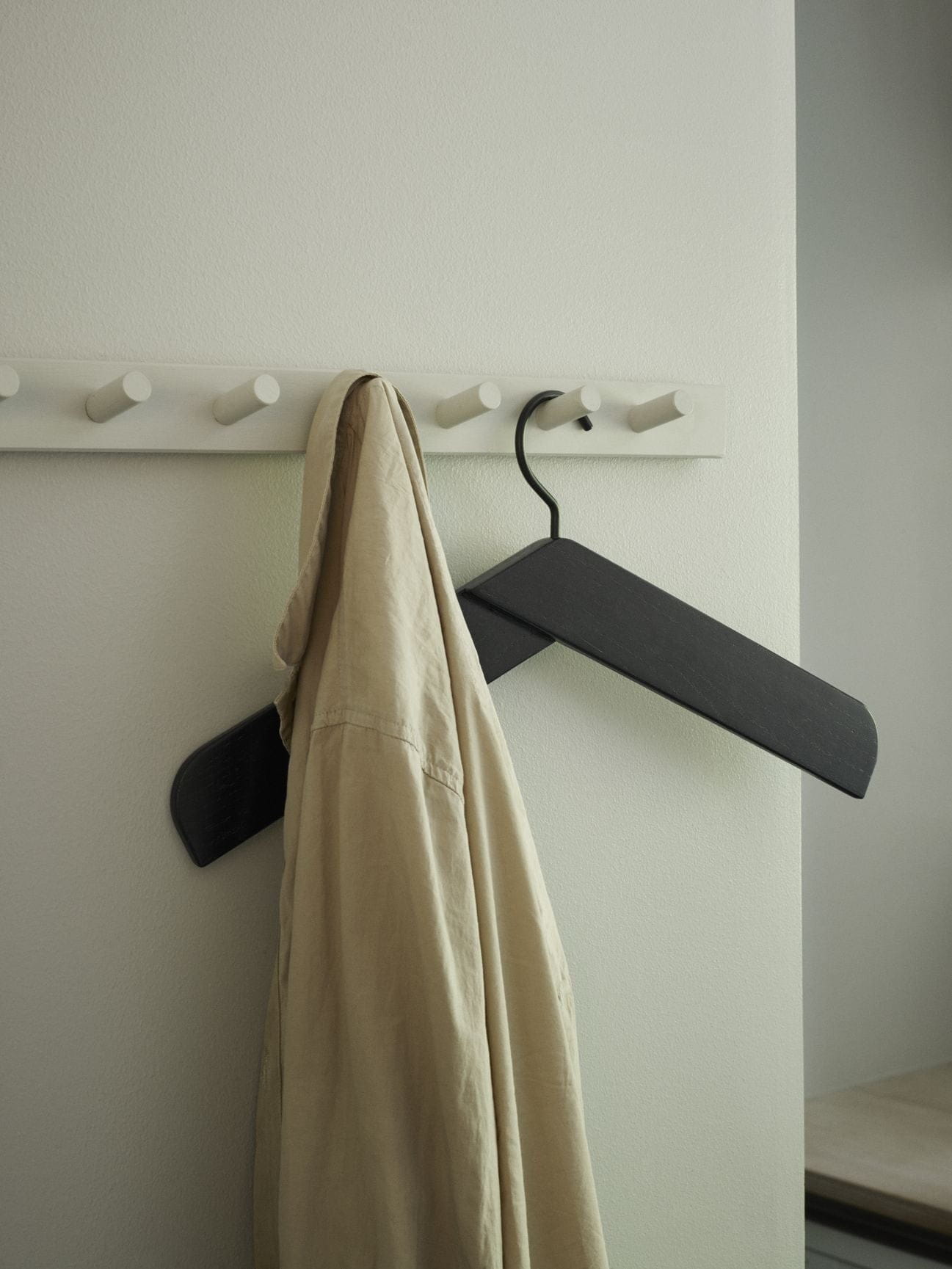 [product_category]-Skagerak Collar Coat Hanger, Black-Skagerak-5706420096122-1431019-SKA-2